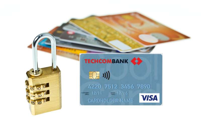 Lý Do Cần Khóa Thẻ Techcombank