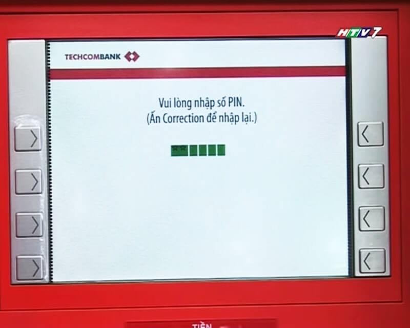 Kiểm tra thông tin tài khoản Techcombank tại cây ATM